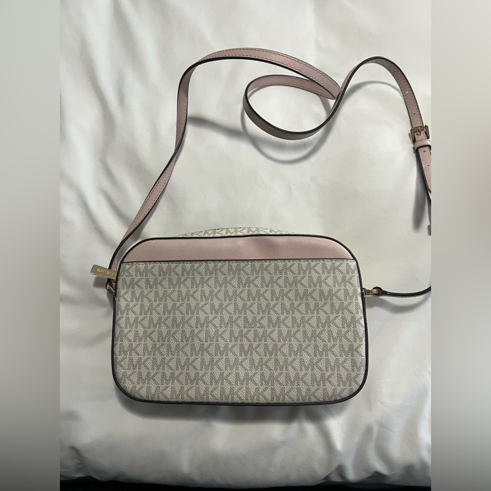 Michael Kors Beige / Pink with Quilted Interior - Picture 2 of 4
